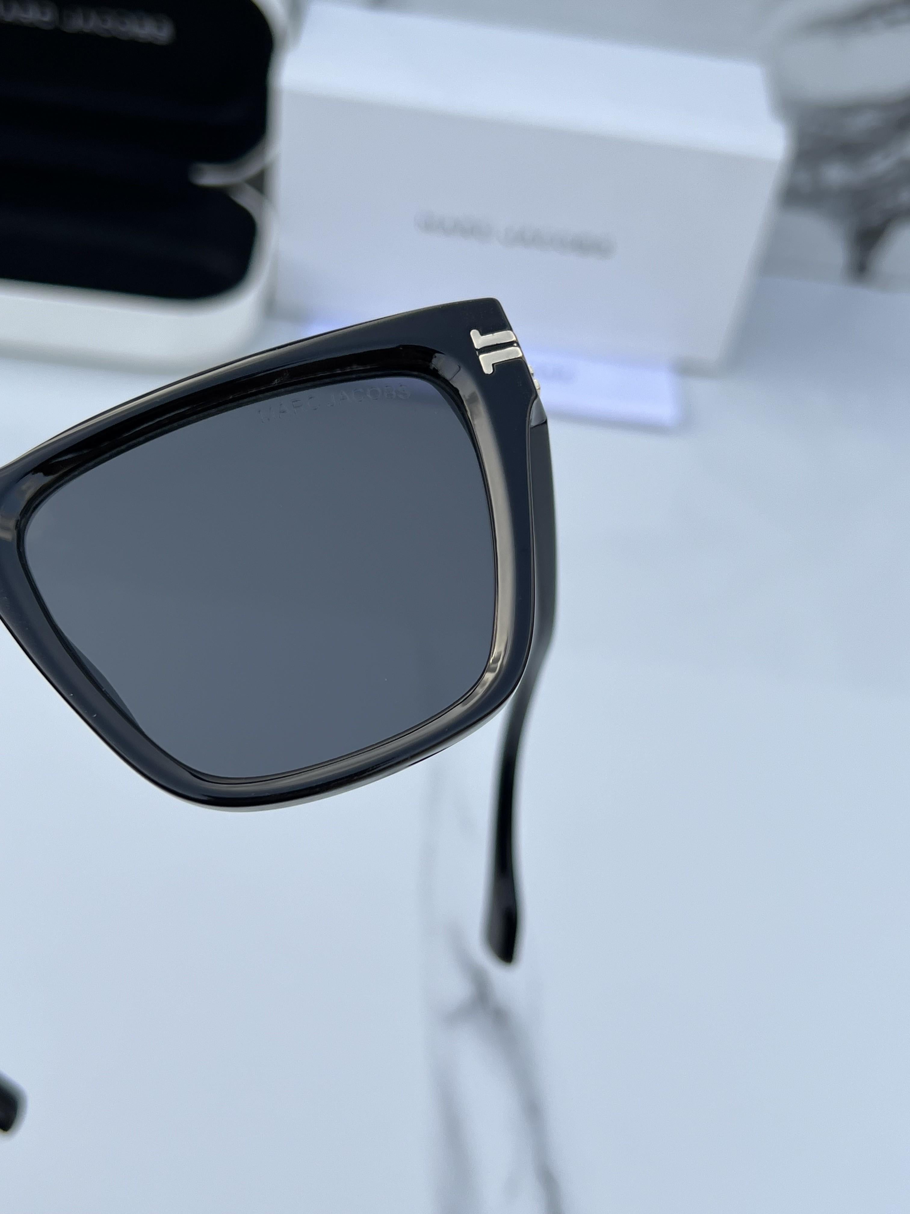 marc 1002 black