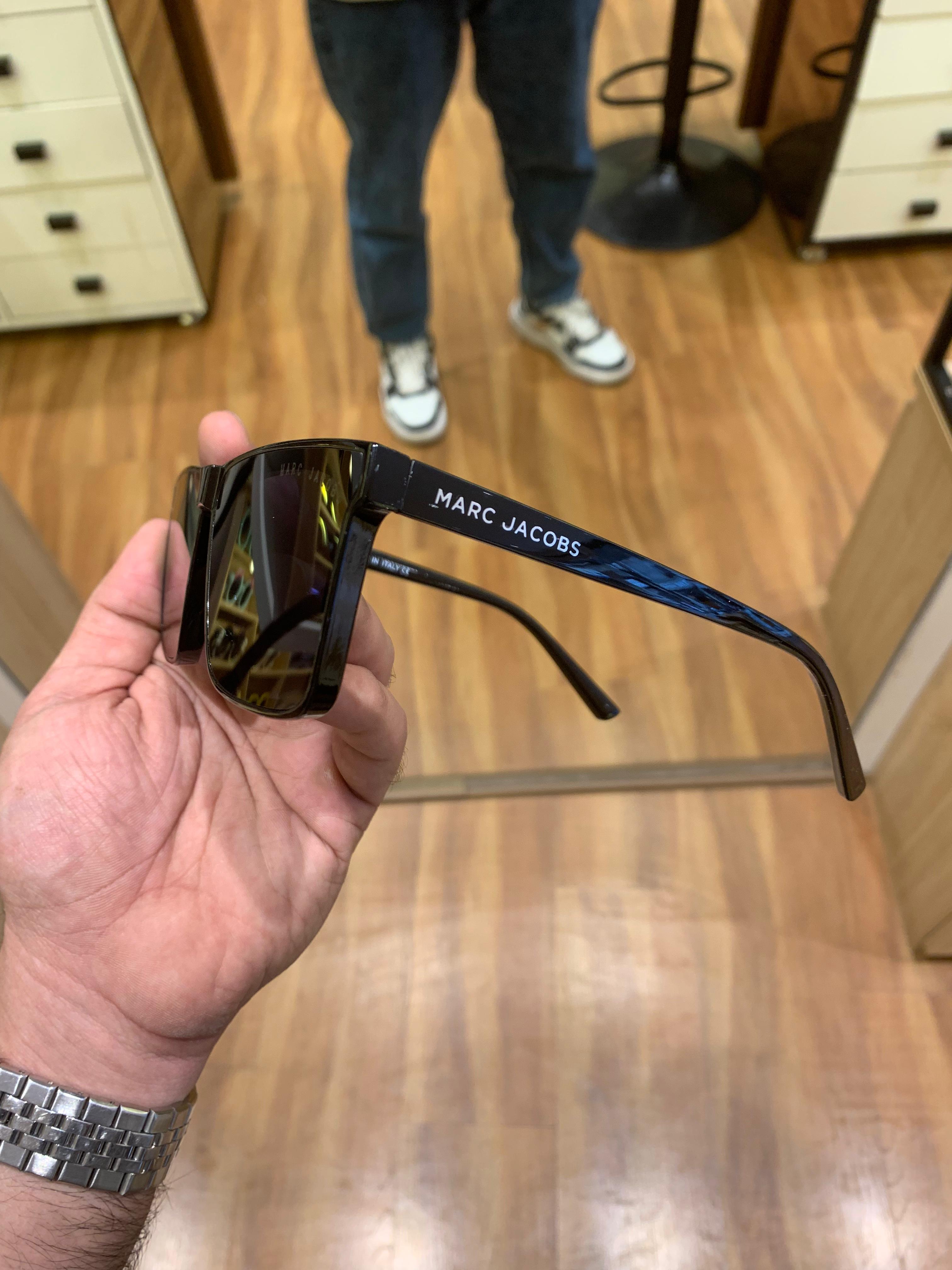 marc squre full black